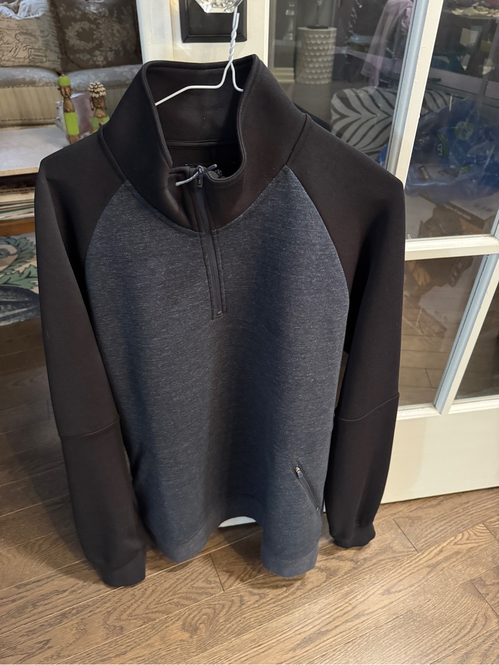 BNWOT Roots Men's 1/4 Zip-Neck size medium in Charcoal and Black